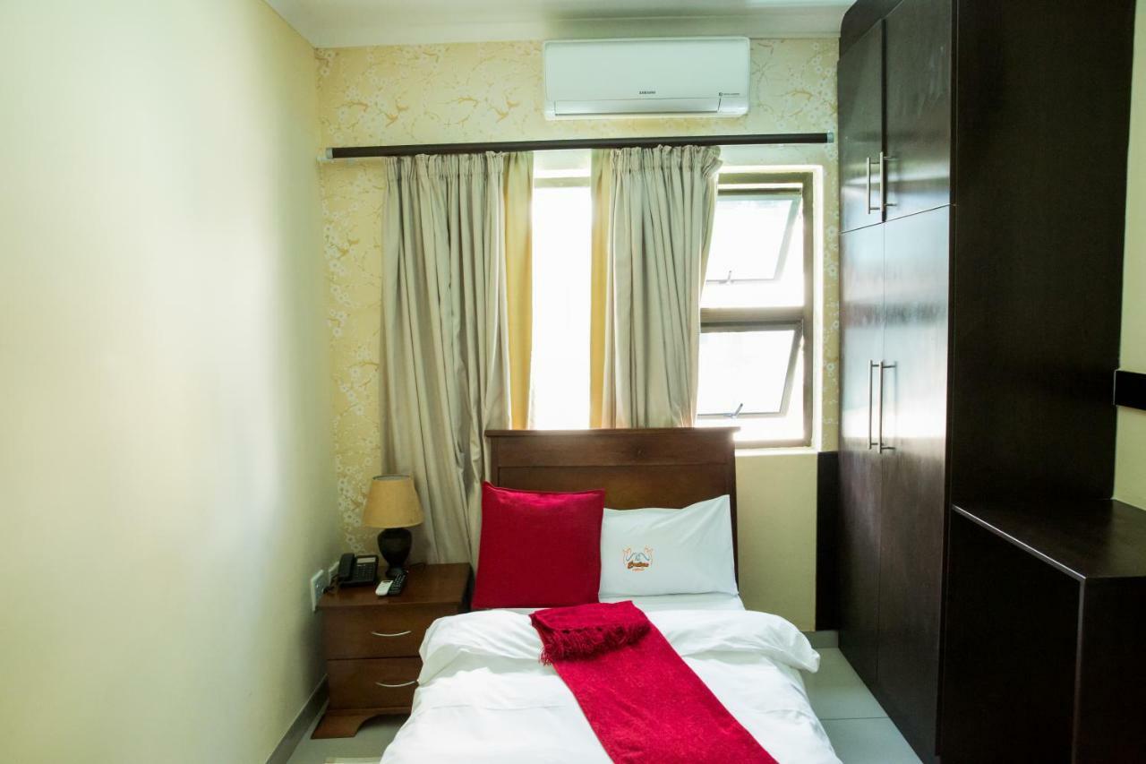 A-Z Boutique Guesthouse 빈트후크 외부 사진